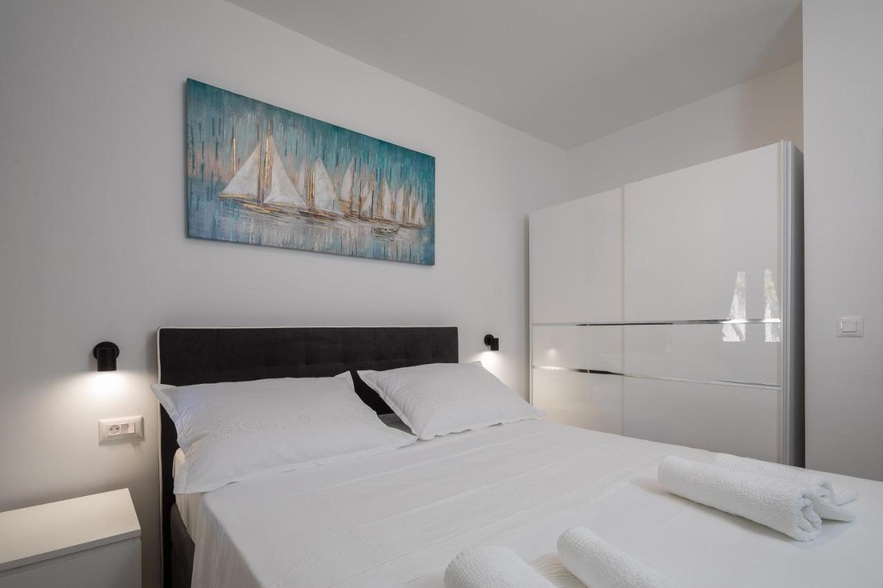 Apartments 20 Meters From The Beach جيسينتسي الغرفة الصورة